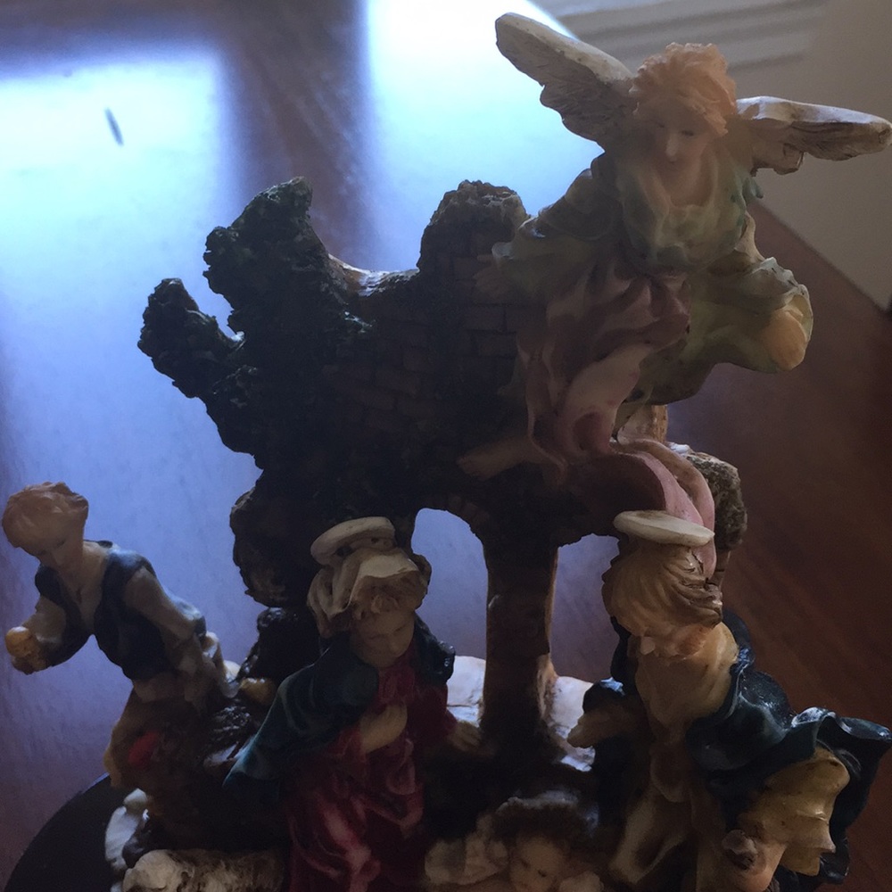 Nativity Scene - Picture 2 of 6